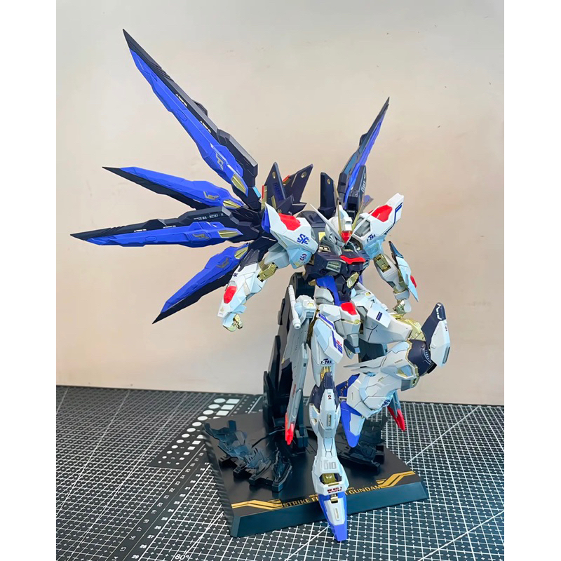 Mô hình gunpla MG 8802s Strike Freedom Soul Blue