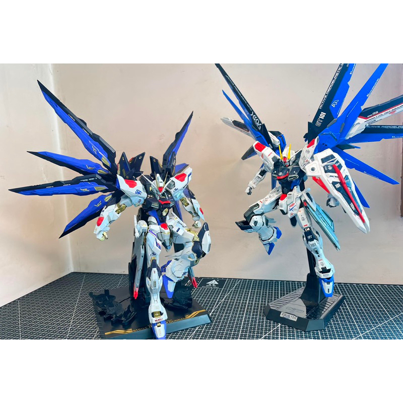 Mô hình gunpla MG 8802s Strike Freedom Soul Blue