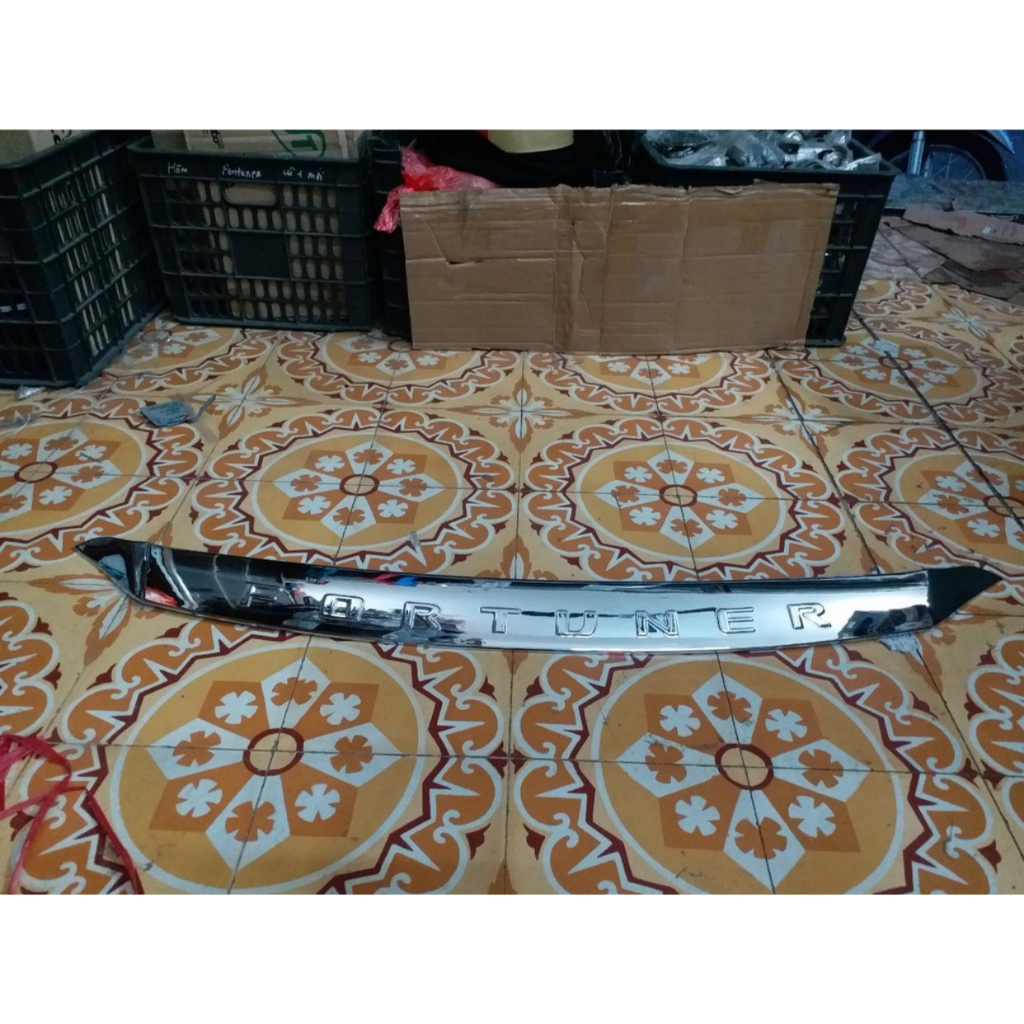 Tấm ốp nắp Capo Fortuner 2017-2022 [ SALE SỐC ] Ốp mạ crom nắp Capo cao cấp Xe Toyota Fortuner đời 2