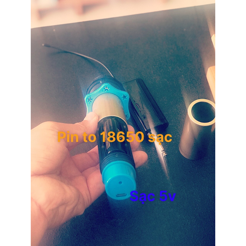 Mẫu Mới Micro karaoke không dây cao cấp boss  v68  tích hợp màn hình led chuyên nghiệp  pin sạc  ko  lo hết pin