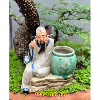Tượng chậu Tiên ông thưởng trà bên chậu cây gốm sứ Bát Tràng