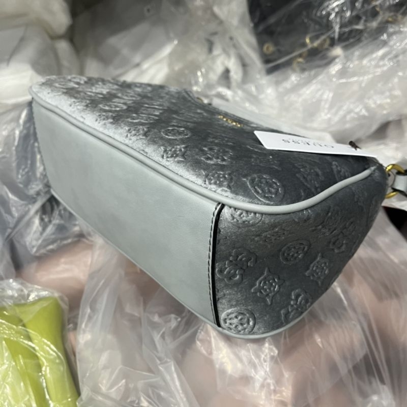 TÚI GUESS KIMI VELVET KẸP NÁCH