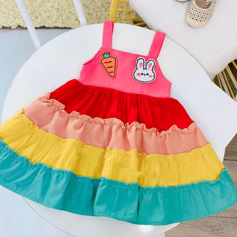 Váy sắc cầu vòng xinh xắn nổi bật cho gái yêu