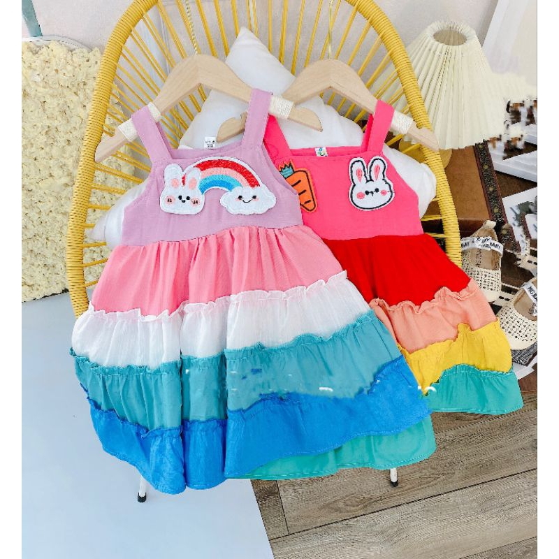 Váy sắc cầu vòng xinh xắn nổi bật cho gái yêu