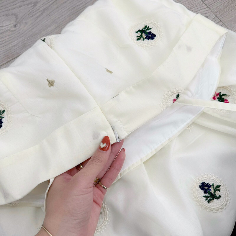 Đầm maxi 2 dây đuôi cá, maxi 2 dây đuôi cá thêu hoa | BigBuy360 - bigbuy360.vn