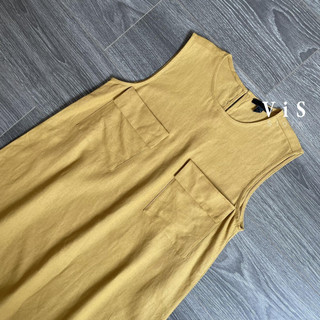 Đầm linen form suông vàng sát nách