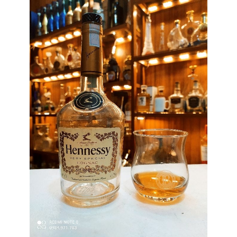 Vỏ chai rượu HENESSY V.S.O.P