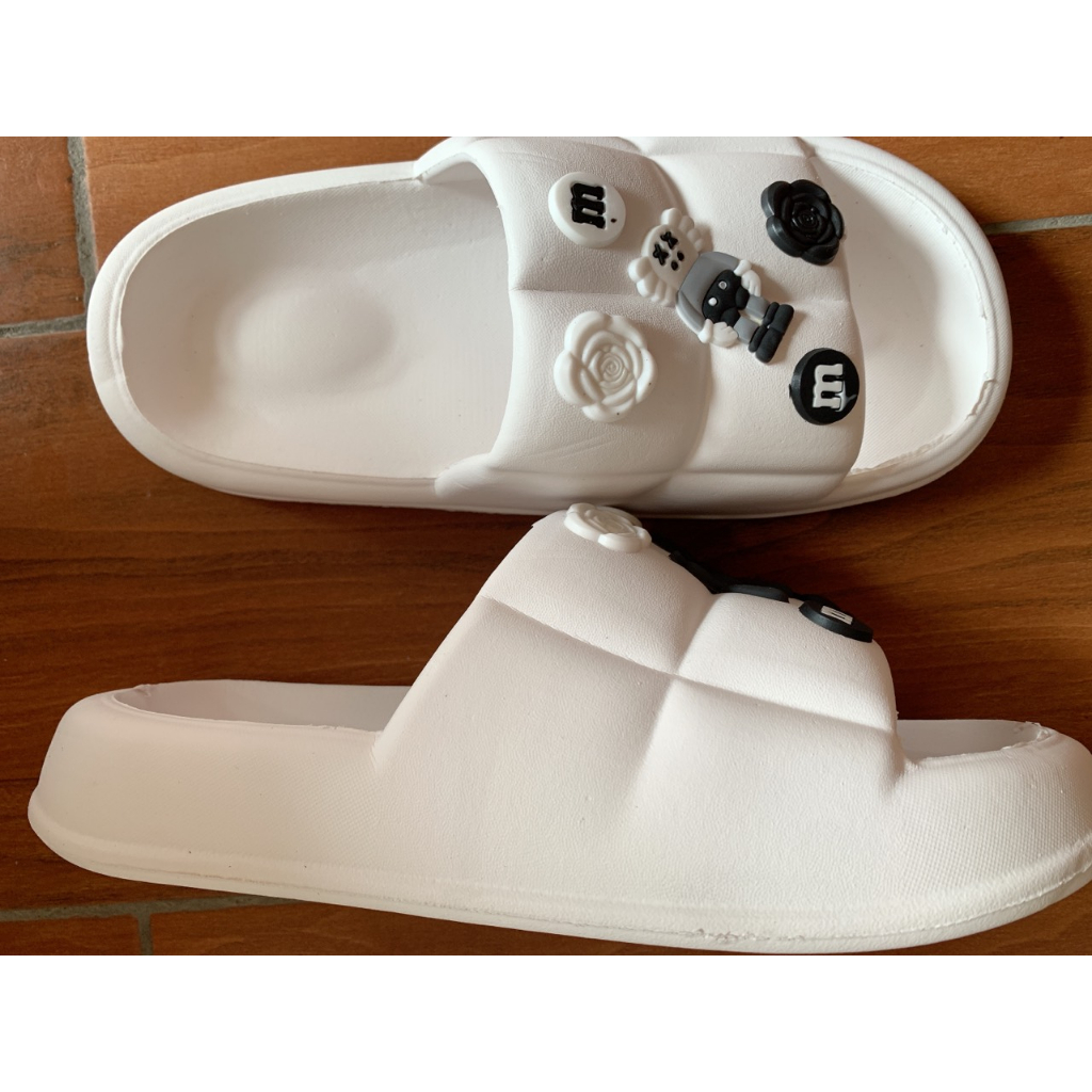 Dép bánh mì nữ quai ngang sticker - dép nữ đi chơi dễ thương giá rẻ