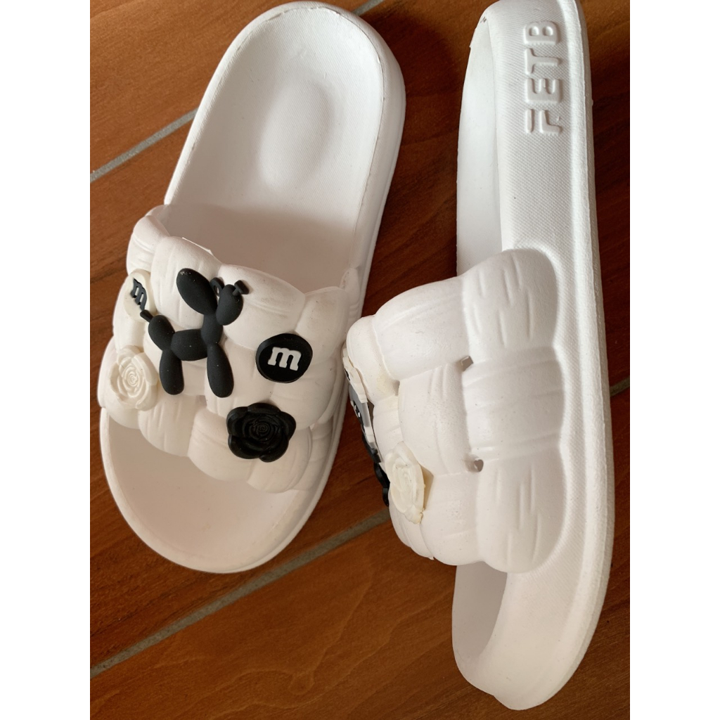 Dép bánh mì nữ quai ngang sticker - dép nữ đi chơi dễ thương giá rẻ