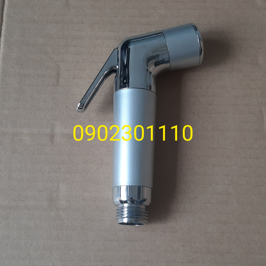Đầu vòi xịt vệ sinh màu xám, chất liệu nhựa mạ