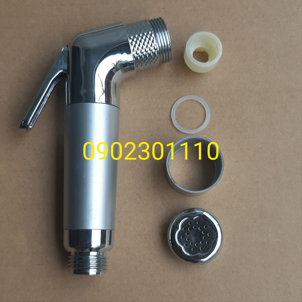 Đầu vòi xịt vệ sinh màu xám, chất liệu nhựa mạ