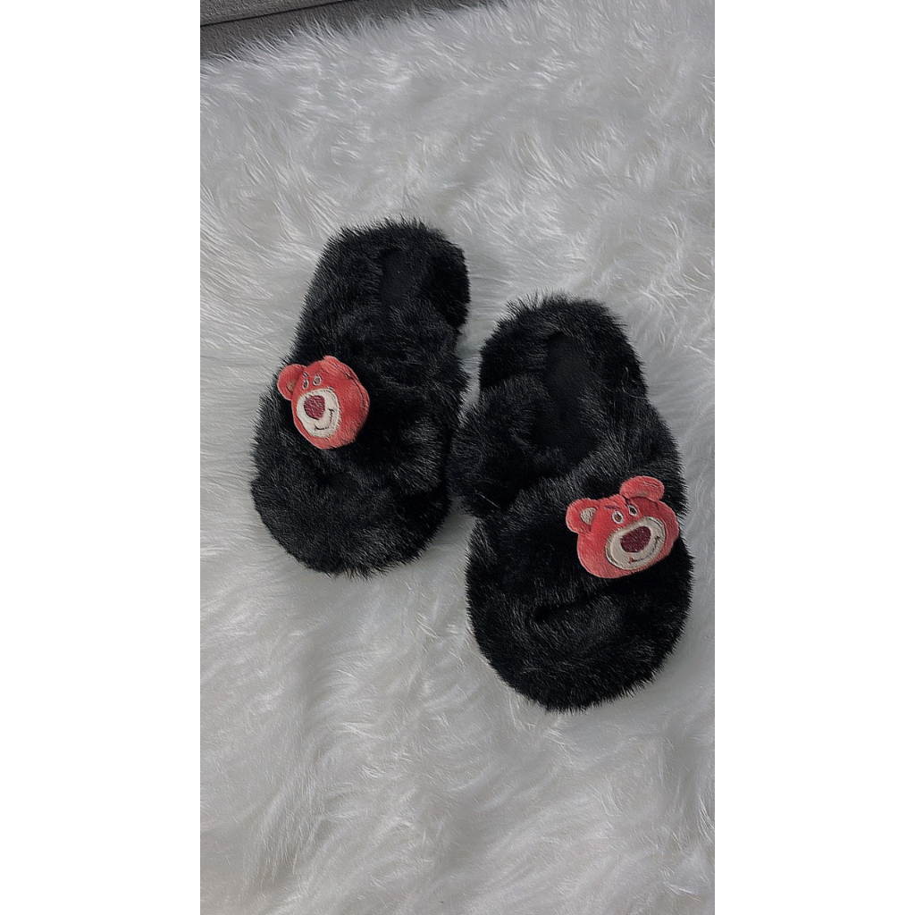 DÉP LÔNG QUAI CHÉO GẮN STICKER GẤU DAU SIEU CƯNG