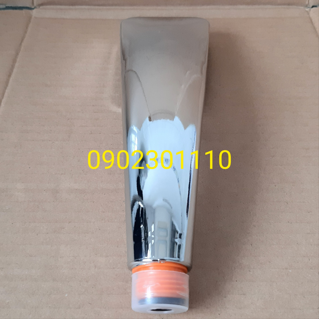 Tay sen tắm tăng áp nước mạnh, tay sen mạ crom sáng bóng, viền mặt đen, chất liệu nhựa