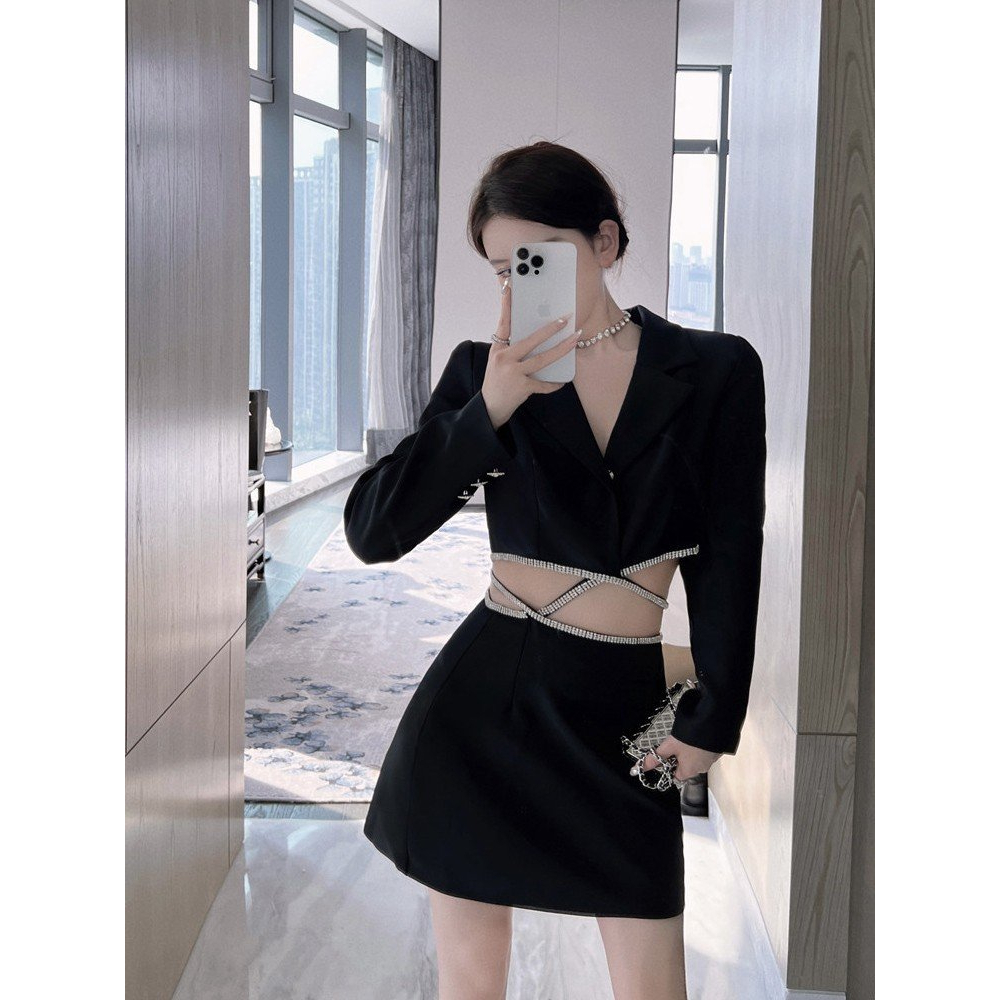 Set áo vest đen đính ngọc cột eo chéo dây, Kèm chân váy HB S153