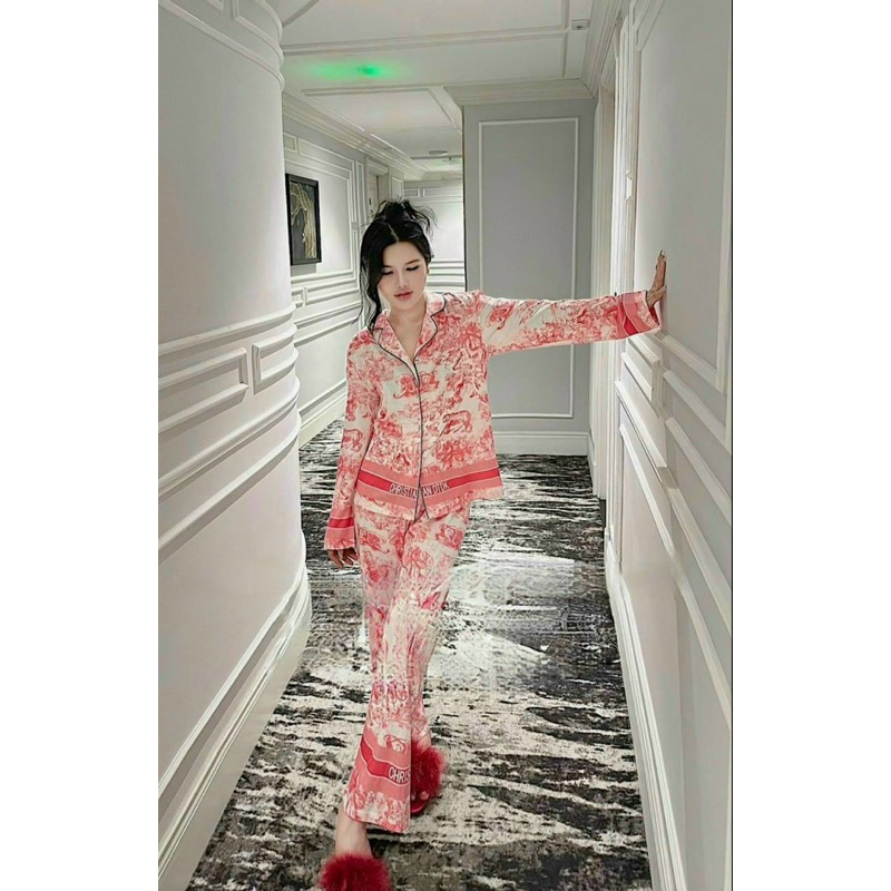 Pijama DIOR Hồng SANG SỊN QUẢNG CHÂU CAO CẤP về lại - ĐỒ NGỦ CAO CẤP