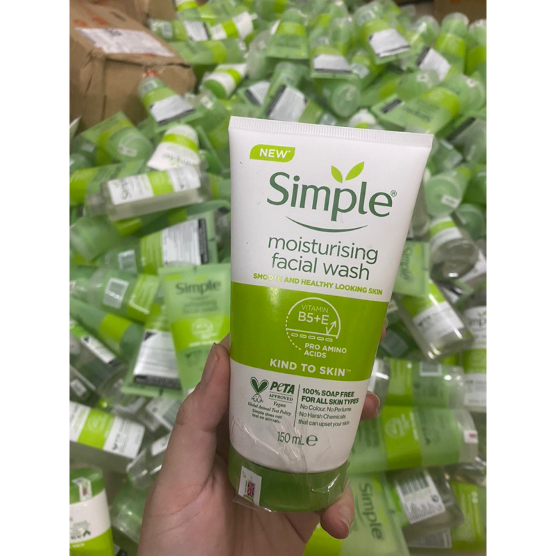 Sữa Rửa Mặt Simple 150ml giúp da sạch thoáng, cấp ẩm và ngừa mụn