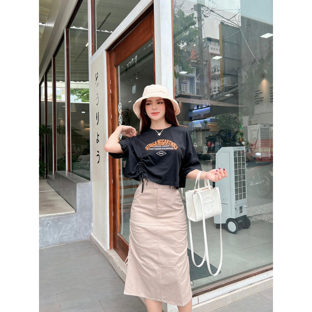 Áo thun chữ. Có nhiều màu. KÈm hình chụp thật 100%. SIze dưới 55kg vừa. Đơn giản mà đẹp nha mấy chế ơiiiiiiiiiii