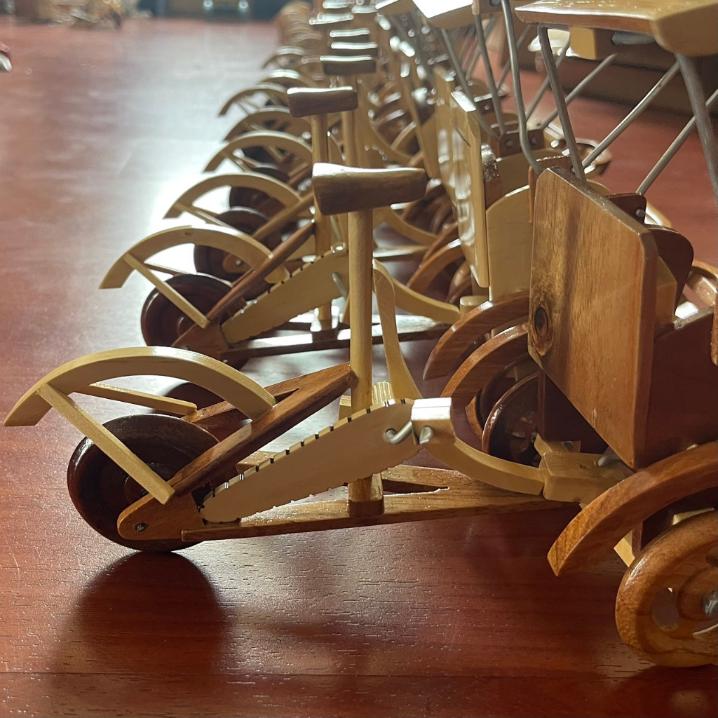 Mô hình xích lô gỗ hàng chất lượng cao, handmade 100% từ gỗ tự nhiên kích thước 30x10x16 cm