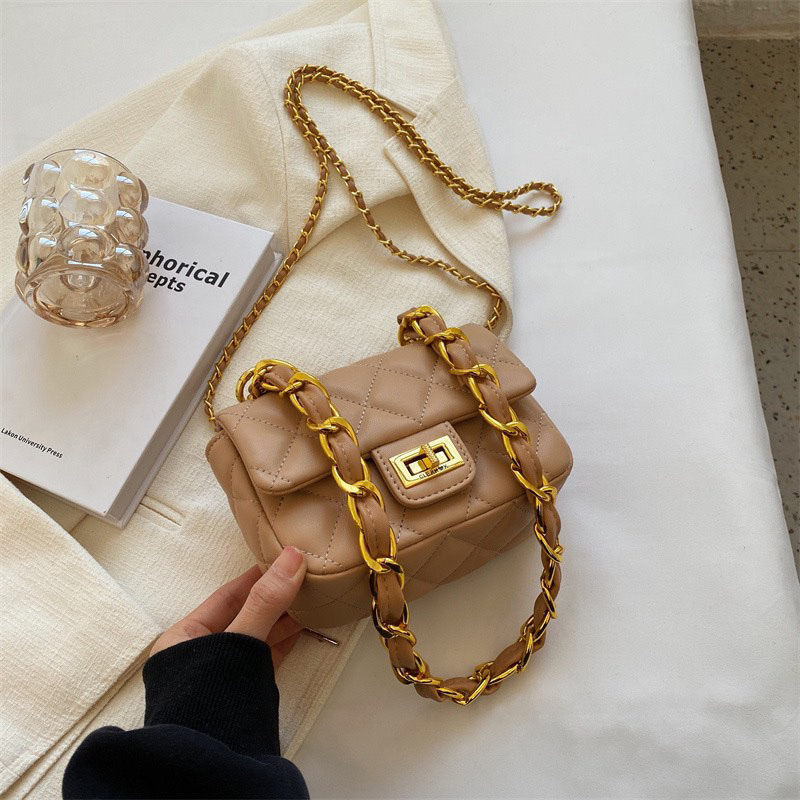 9589# Túi Classsic Vân Trám Khoá Xoay