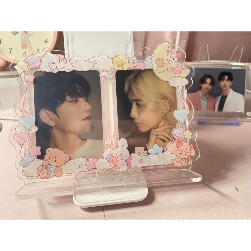 Standee frame đôi_ khung để card đã trang trí