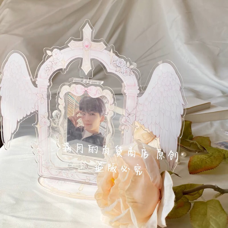 Standee frame xoay 360 phiên bản thiên thần