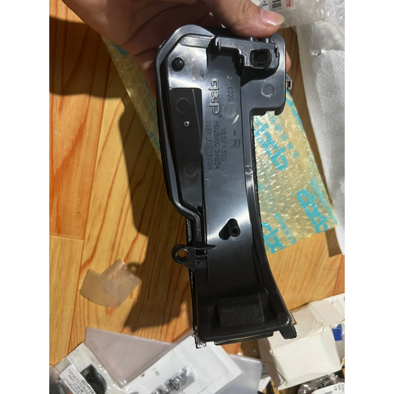 ĐÈN XI NHAN GƯƠNG LED TOYOTA INNOVA FORTUNER HILUX 2016-2022 MÀU ĐEN HÀNG CAO CẤP