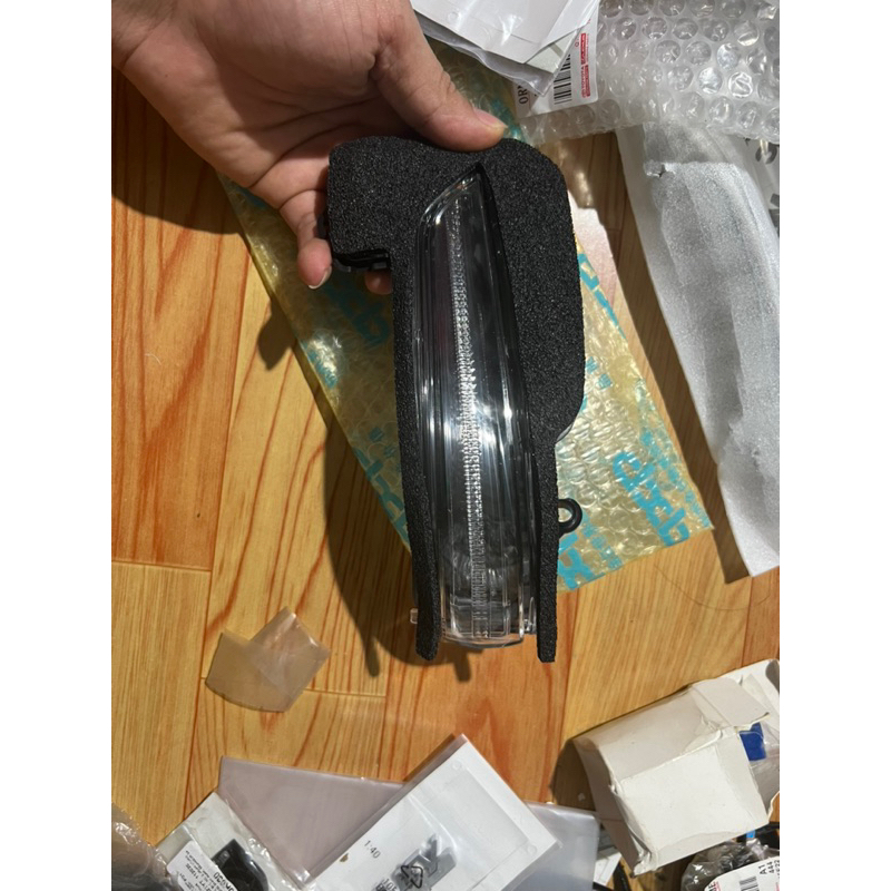 ĐÈN XI NHAN GƯƠNG LED TOYOTA INNOVA FORTUNER HILUX 2016-2022 MÀU ĐEN HÀNG CAO CẤP