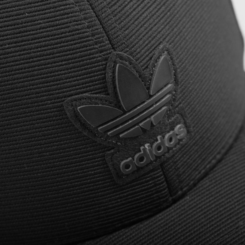 Nón lưỡi trai bít đuôi ADIDAS ORIGINAL màu đen đội cực sang