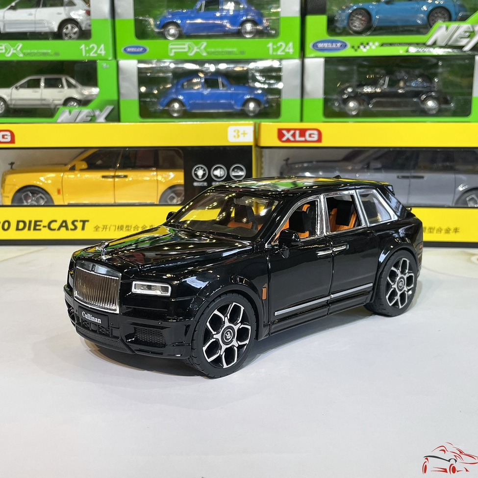 Mô hình xe bằng kim loại Rolls-Royce Cullinan tỉ lệ 1:20 hãng XLG 4 màu