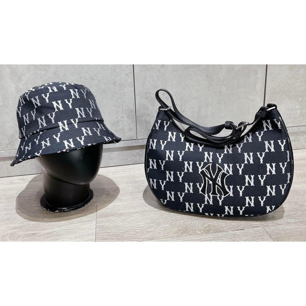 Túi Đeo Vai MLB Vải Monogram Dáng Bầu