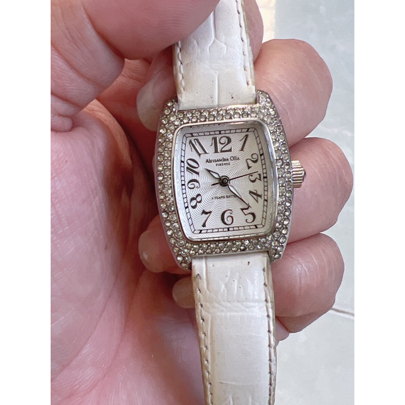 đồng hồ nữ hiệu Alessandra olla quartz