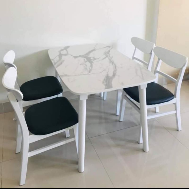 Bộ bàn ăn mặt giả vân đá và 4 ghế Mango