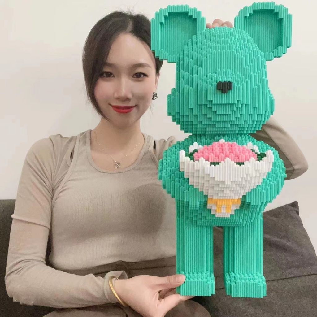 Đồ chơi lắp ráp Gấu Bearbrick Hồng ôm Hoa 48cm Mini Kèm Búa  cầm hoa Ghép Mô Hình 3D Đồ Chơi Thông Minh Cho Bé ZTOY