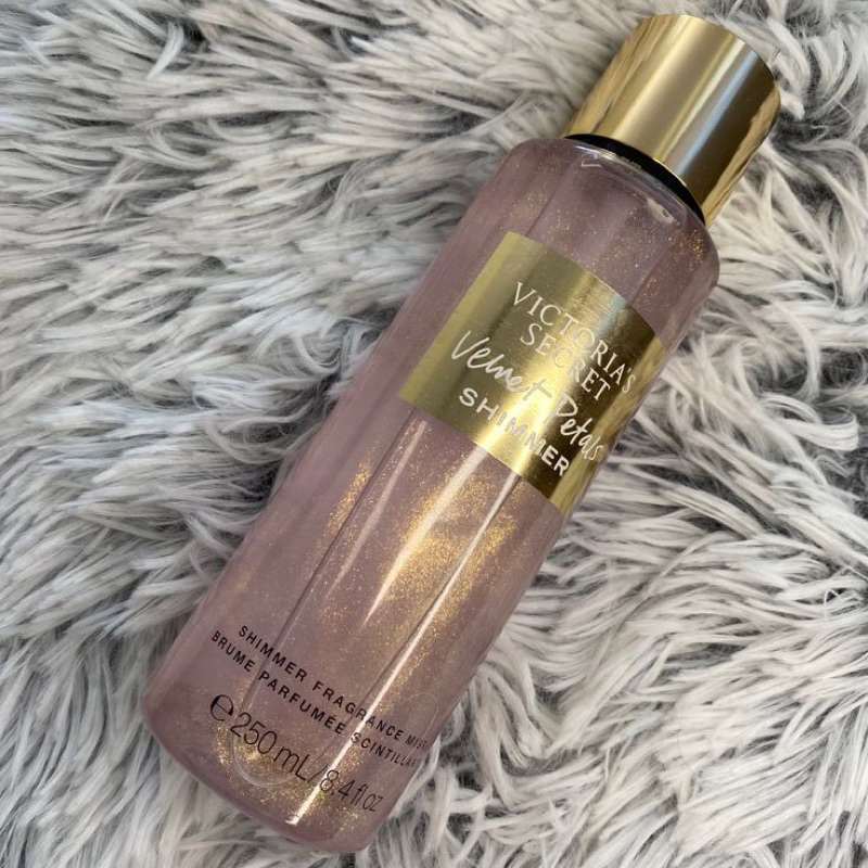 Xịt Thơm Nước Hoa Toàn Thân Victoria’s Secret Velvet Petals Shimmer Fragrance Mist 250ml