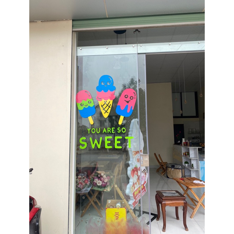 Tranh dán tường mica kem sweet trang trí quán kem, dán tủ lạnh