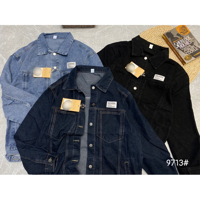 Áo khoác jeans tag logo trước màu xanh siêu xinh hàng L1 (Ảnh shop chụp)