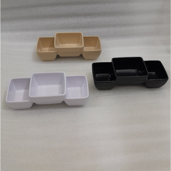 Chén đựng nước chấm ,gia vị 3 ngăn nhựa Melamine màu Nâu/Đen/Trắng