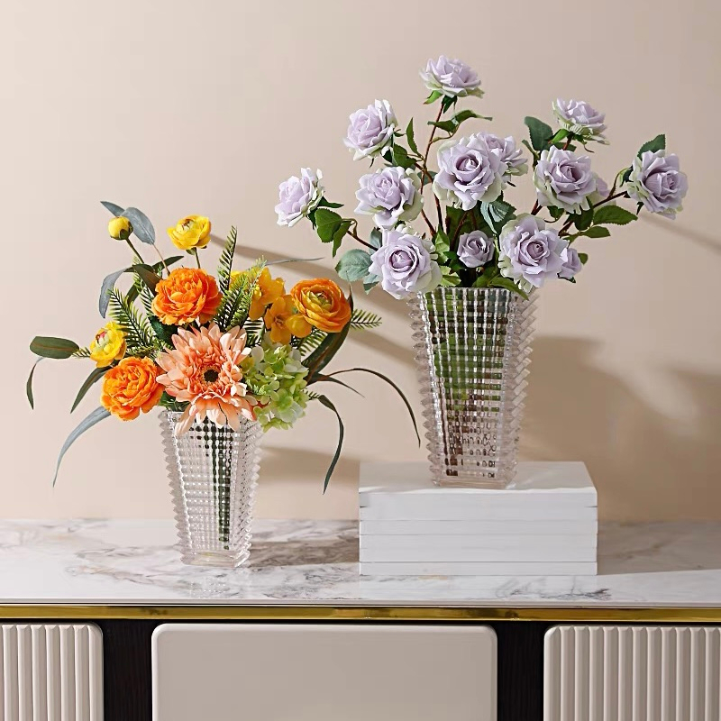 Lọ hoa thuỷ tinh pha lê hình tháp trang trí phòng khách sang trọng , bình hoa decor bàn làm việc cao cấp Qhouse