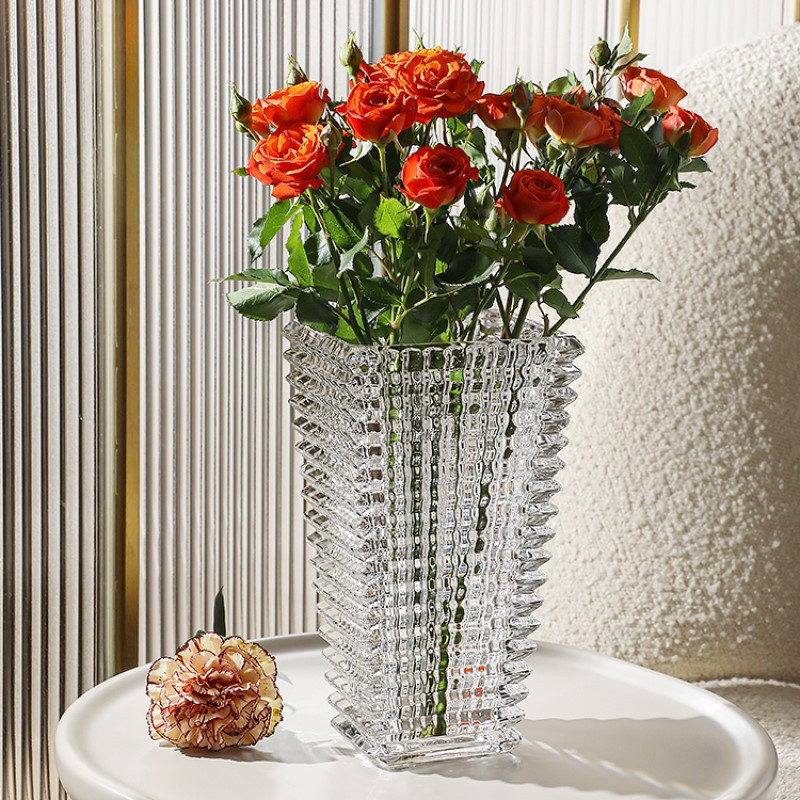 Lọ hoa thuỷ tinh pha lê hình tháp trang trí phòng khách sang trọng , bình hoa decor bàn làm việc cao cấp Qhouse