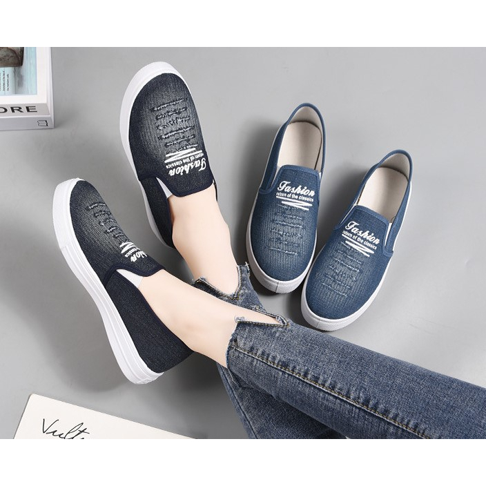 Giày lười nữ vải mềm mũi tròn đế bệt cao 2cm màu xanh và đen