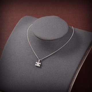 Dây chuyền nữ Celine Celin mặt logo cá tính