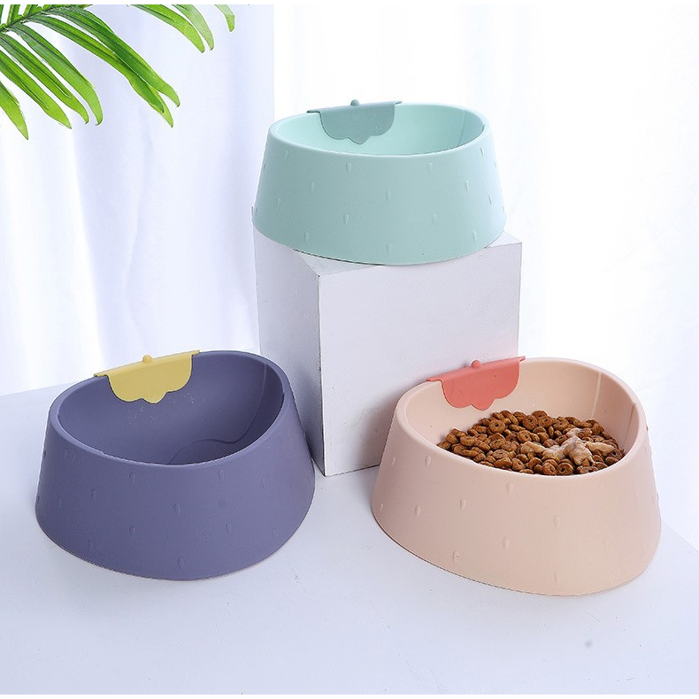 Chén ăn nhựa hình dâu cho chó mèo