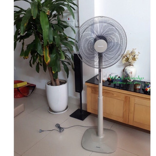 ( tặng silicon có hoặc ko tuỳ đợt ) Quạt Đứng Panasonic F409-KBE