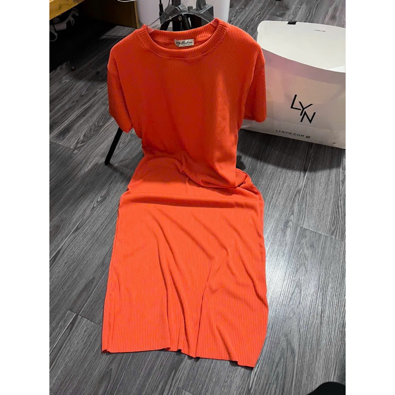 Đầm Xuông Tay Ngắn Chất Gân Tăm Lạnh Cổ Tròn