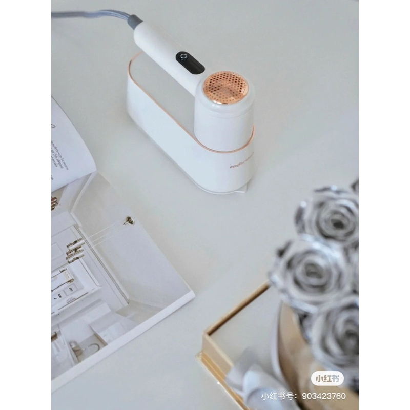 CHÍNH HÃNG- BÀN LÀ HƠI NƯỚC MINI KÈM MÁY CẮT LÔNG XÙ MORPHYRICHARDS MR2032