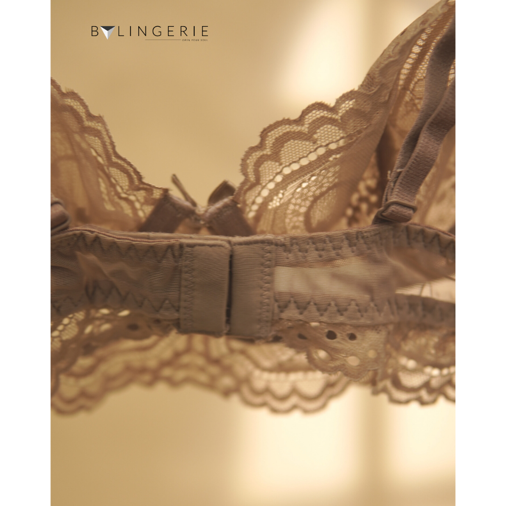 Bộ Đồ Lót Ren BY LINGERIE Màu Đen Nude Không Độn Có Gọng Cao Cấp B357