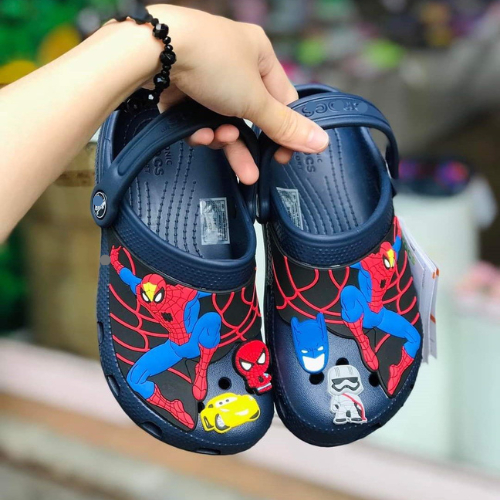 Dép sục nhựa bít đầu hình người nhện màu navy dành cho bé êm, mềm, k hôi chân, tặng 10 stic