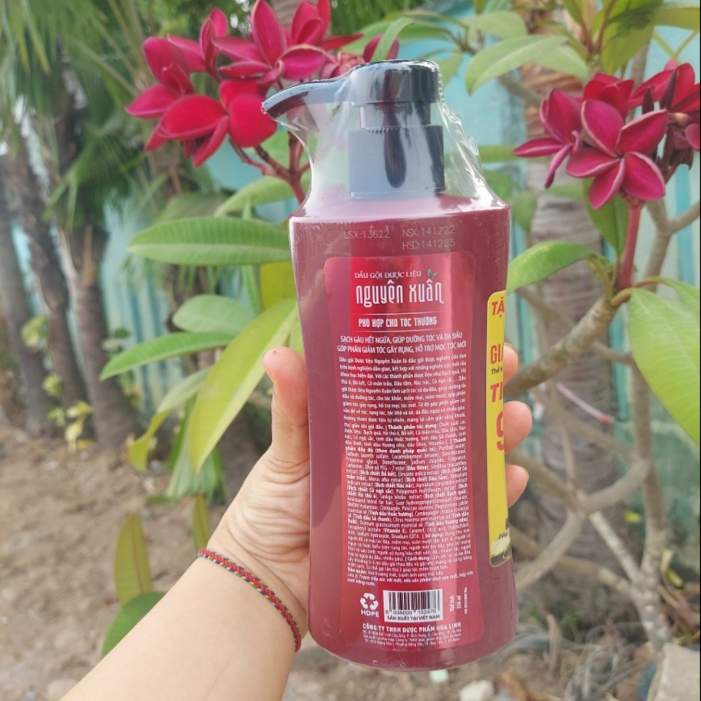 Dầu gội dược liệu Nguyên Xuân nâu 350ml dành cho tóc thương giúp tóc mềm mượt giảm gãy rụng