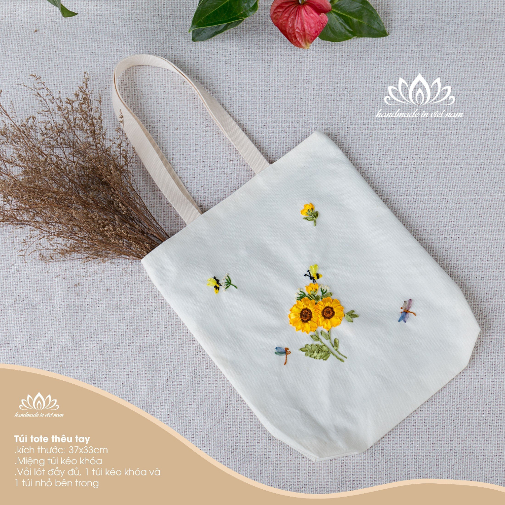 Túi tote , túi vải đeo vai , túi handmade , túi thêu ruy băng ,thêu hoa,miệng may khóa kéo, vải lót bên trong đầy đủ