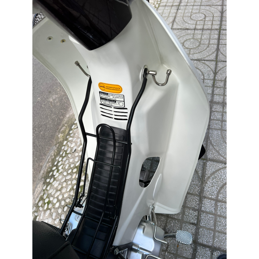 BAGA GIỮA NHÚNG NHỰA ĐEN GẮN CHO XE DREAM THÁI-SUPER DREAM